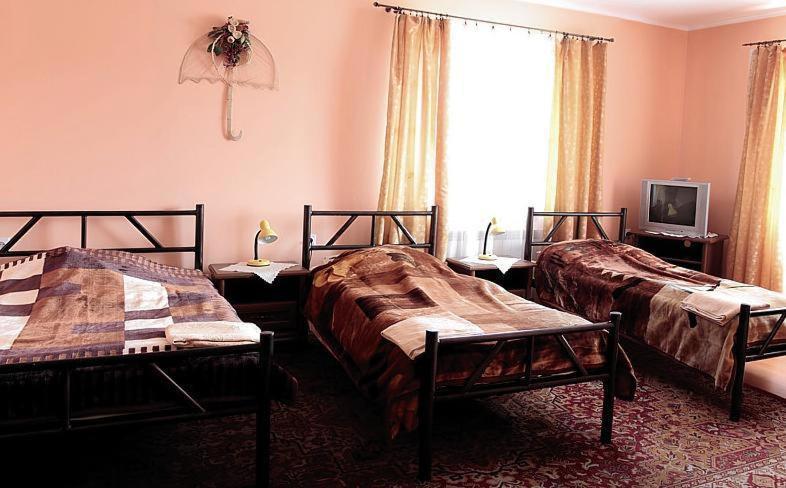 Hotel Mily Krosno Cameră foto