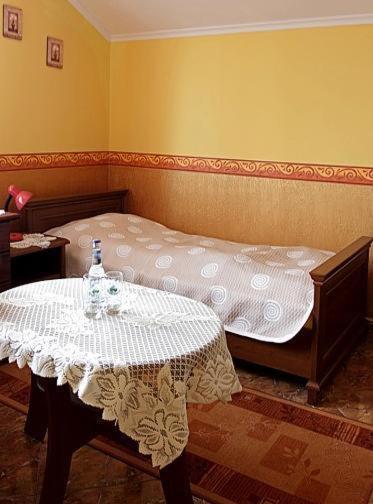 Hotel Mily Krosno Cameră foto